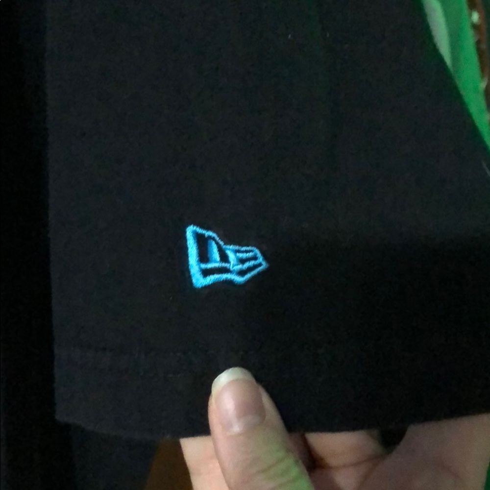 New Era T-shirt - Picture 4 of 4